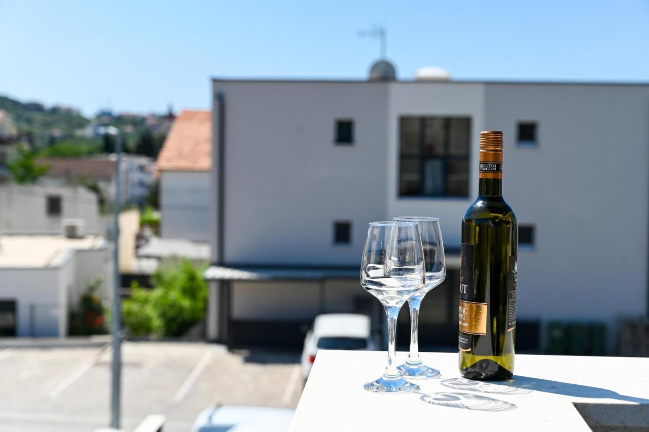 Apartment Laura, Free Parking, Balcony, 4 Ppl Trogir Eksteriør billede