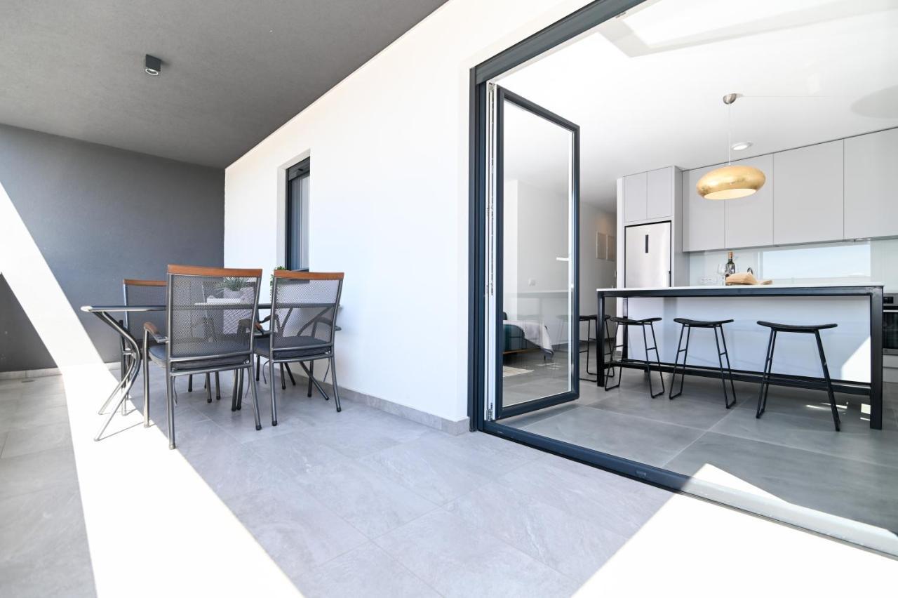 Apartment Laura, Free Parking, Balcony, 4 Ppl Trogir Eksteriør billede