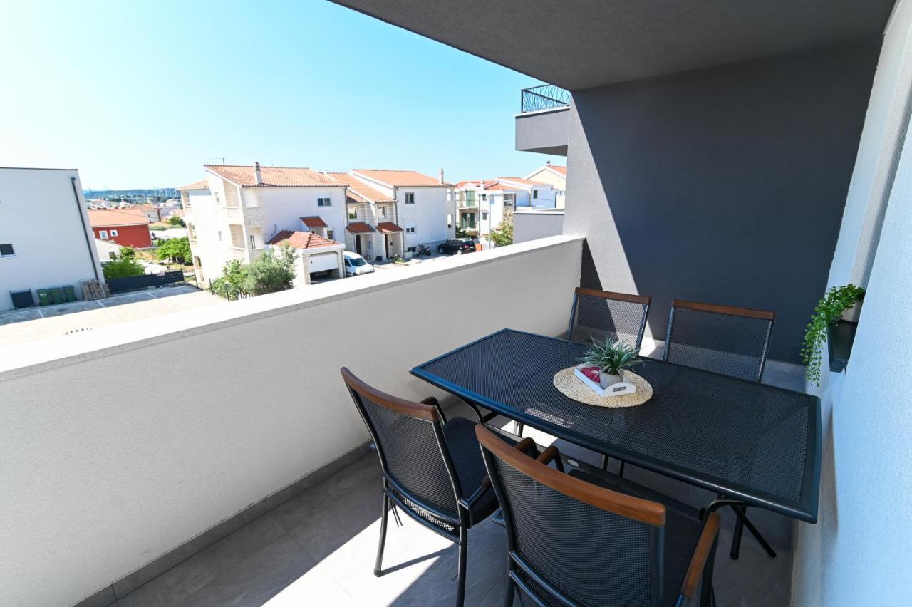 Apartment Laura, Free Parking, Balcony, 4 Ppl Trogir Eksteriør billede